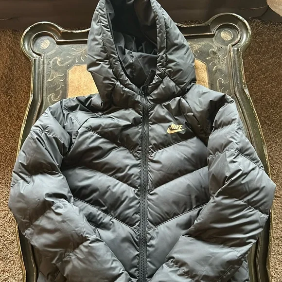 Nike puffer jacket youth large - Picture 1 of 4